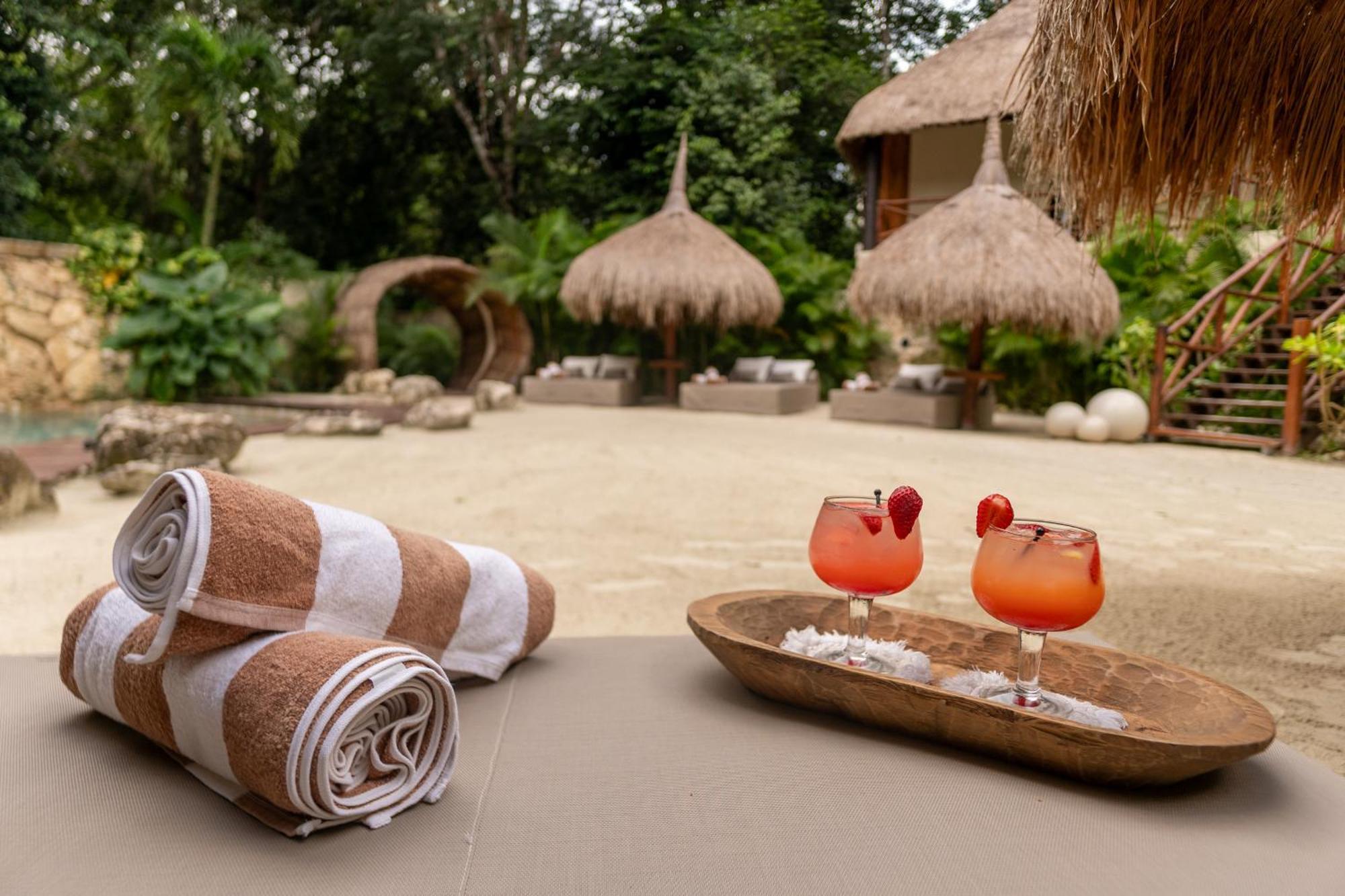 Oom Bubble Boutique Riviera Cancun - Adults Only 푸에르토 모렐로스 외부 사진